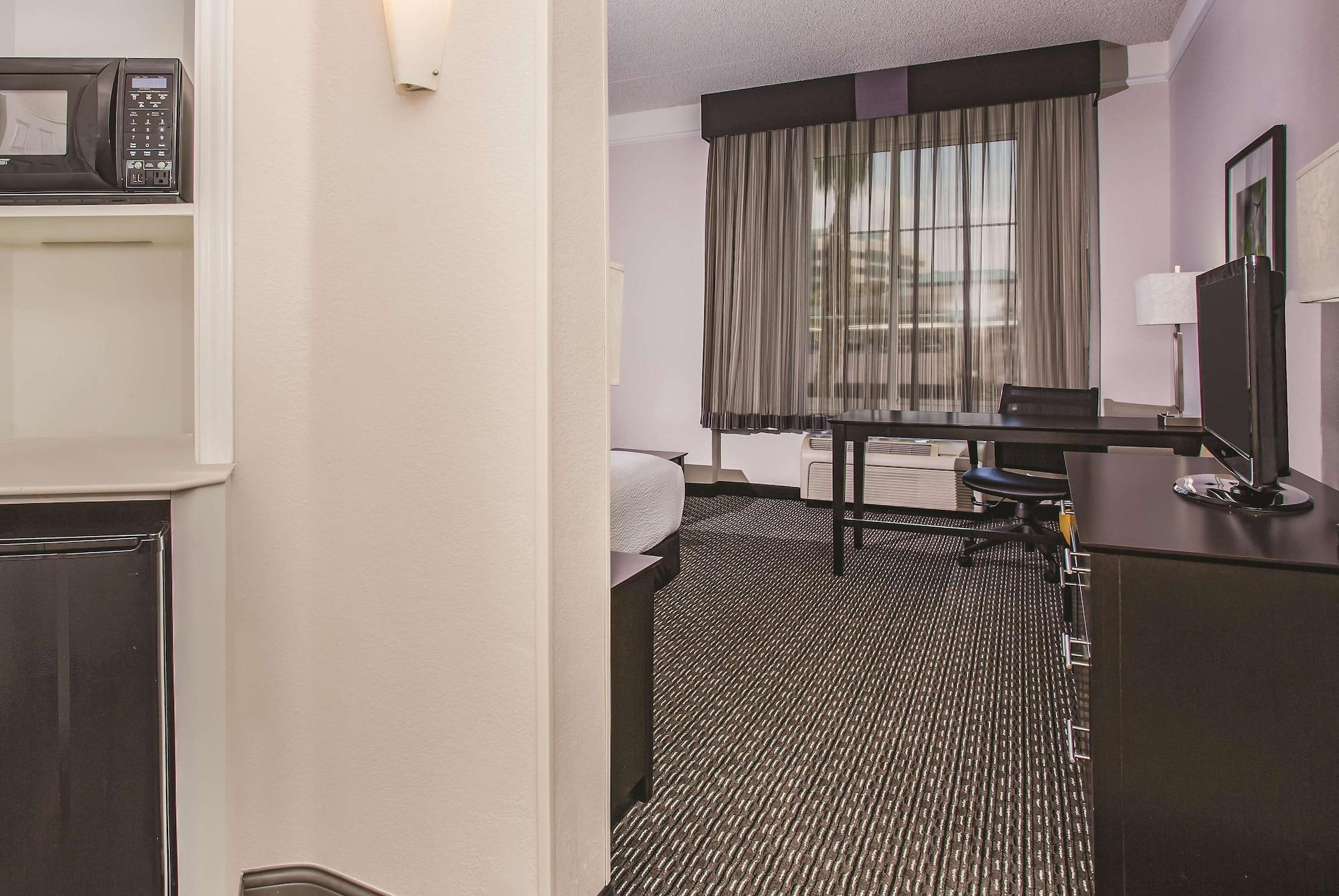 La Quinta By Wyndham Las Vegas Summerlin Tech Bagian luar foto